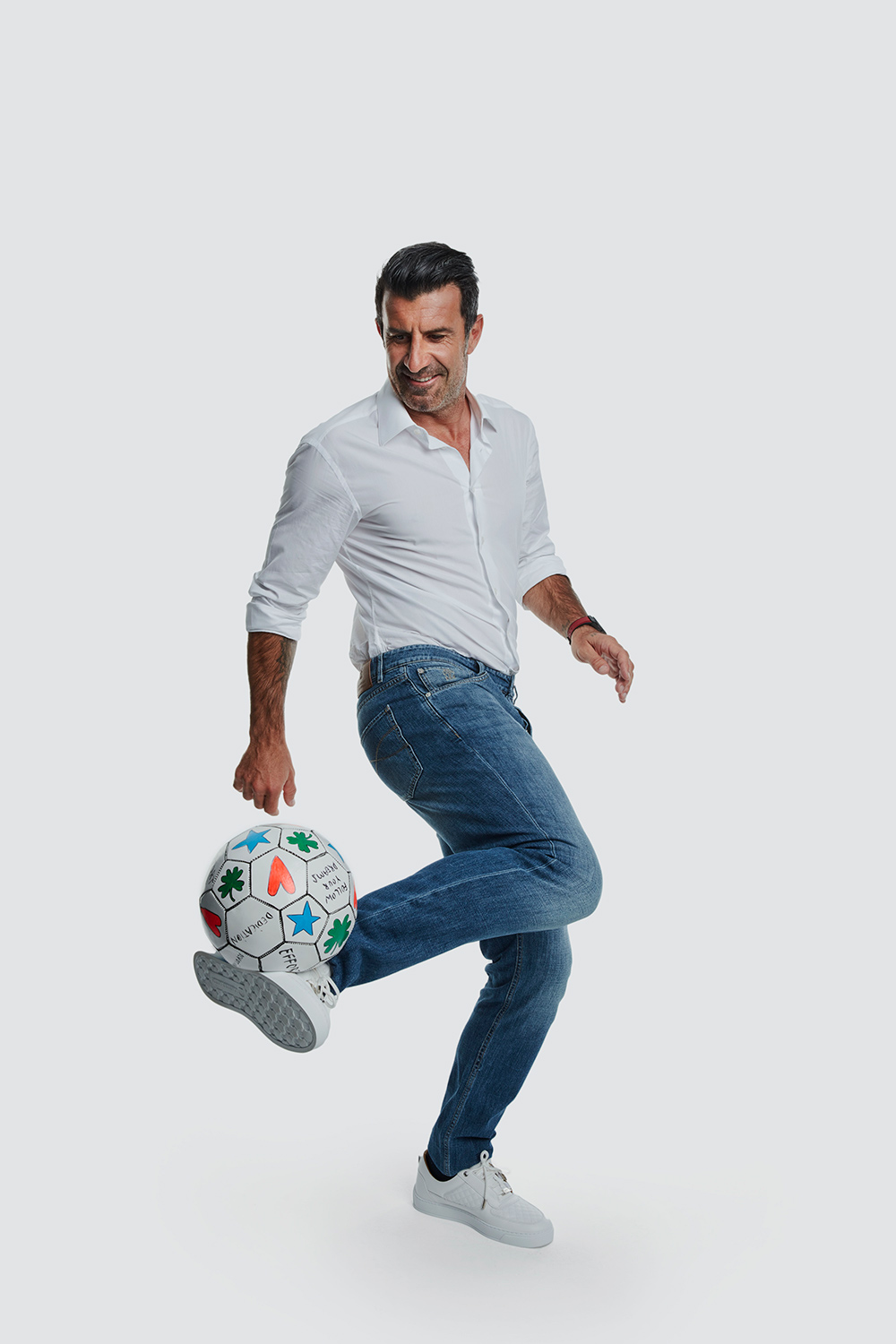 Hublot Loves Football Luis Figo with his dream football designed by Mira Mikati1 - FACES.ch