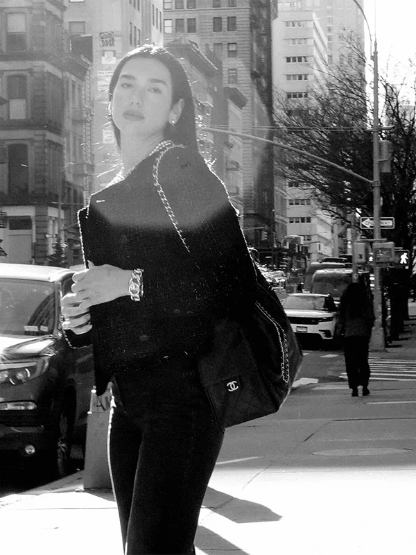 Stars and nineties vibes: The new Chanel 25 - FACES Magazin