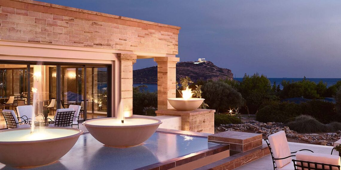 Wellness, full moon and private beach: Cape Sounio on the Athens Riviera